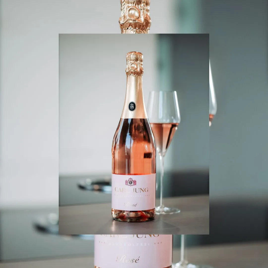 Rose Schaumwein Alternative Carl Jung mit Glas