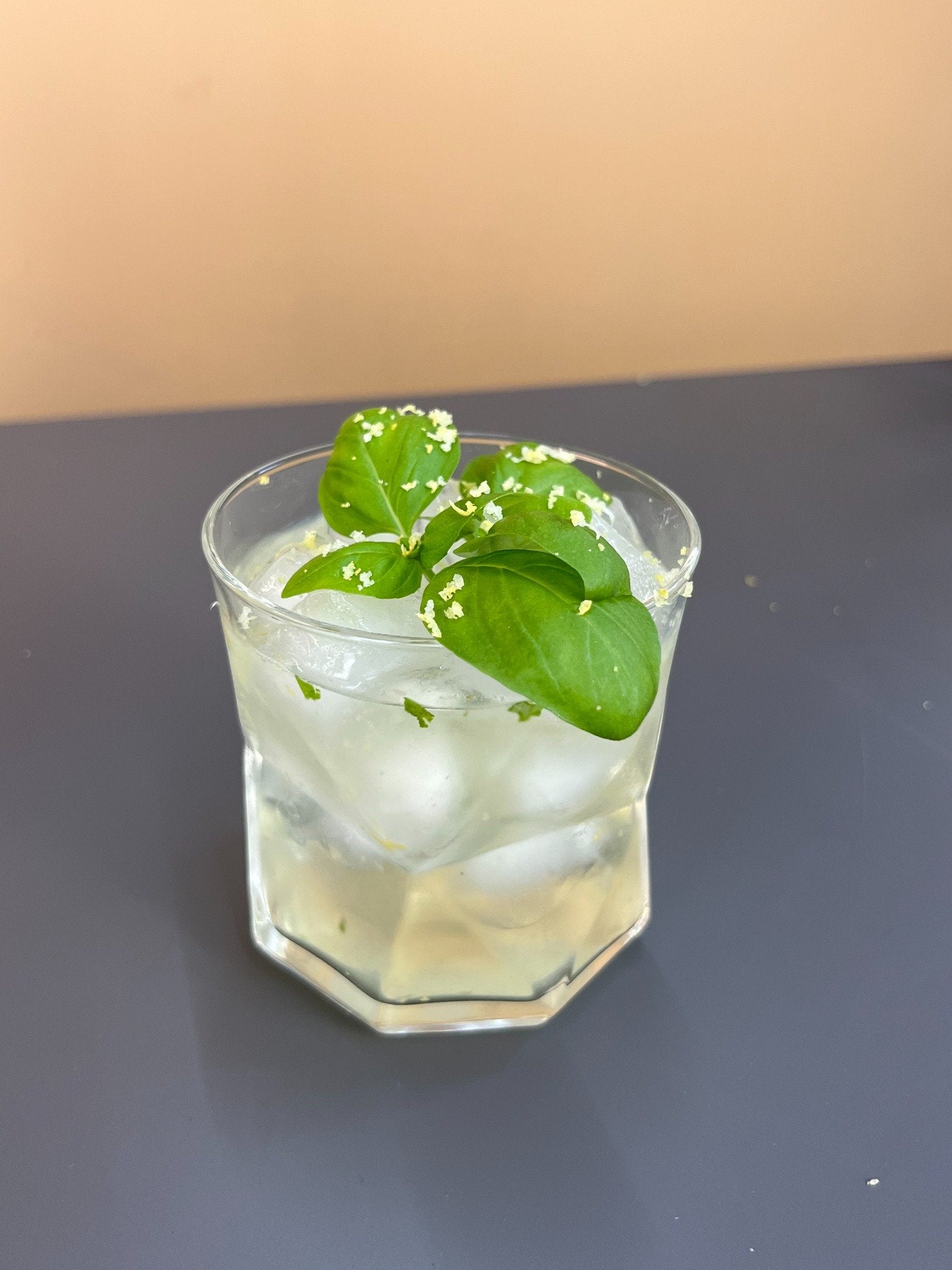 alkoholfreier Gin Cocktail