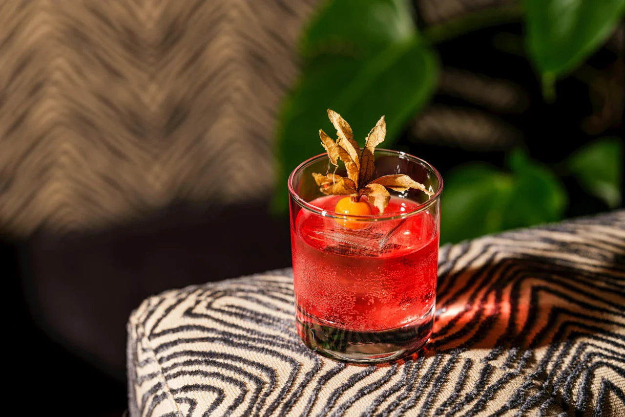 Alkoholfreier Aperitif Cocktail im Glas