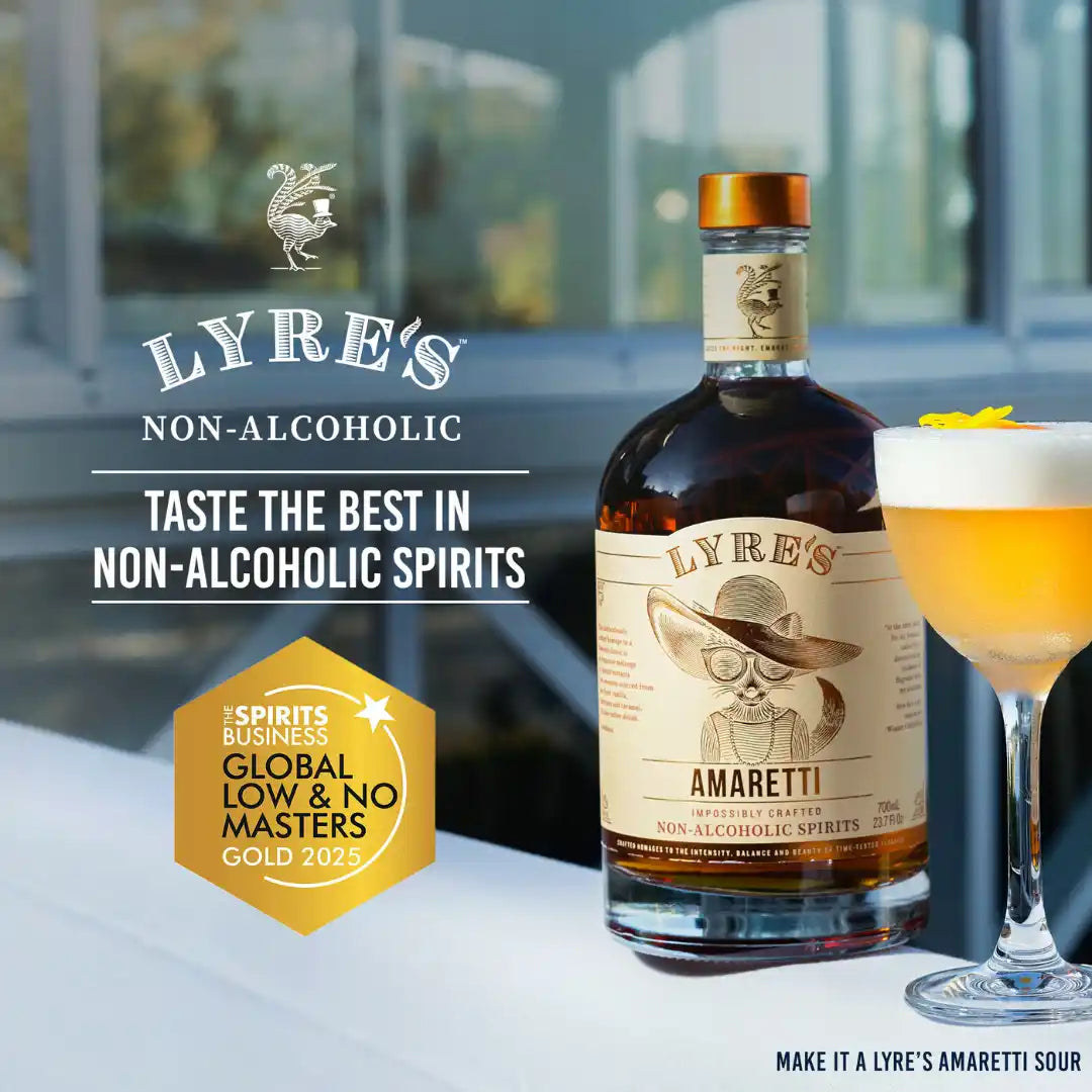 Alkoholfreier Cocktail mit Amaretto Lyres 