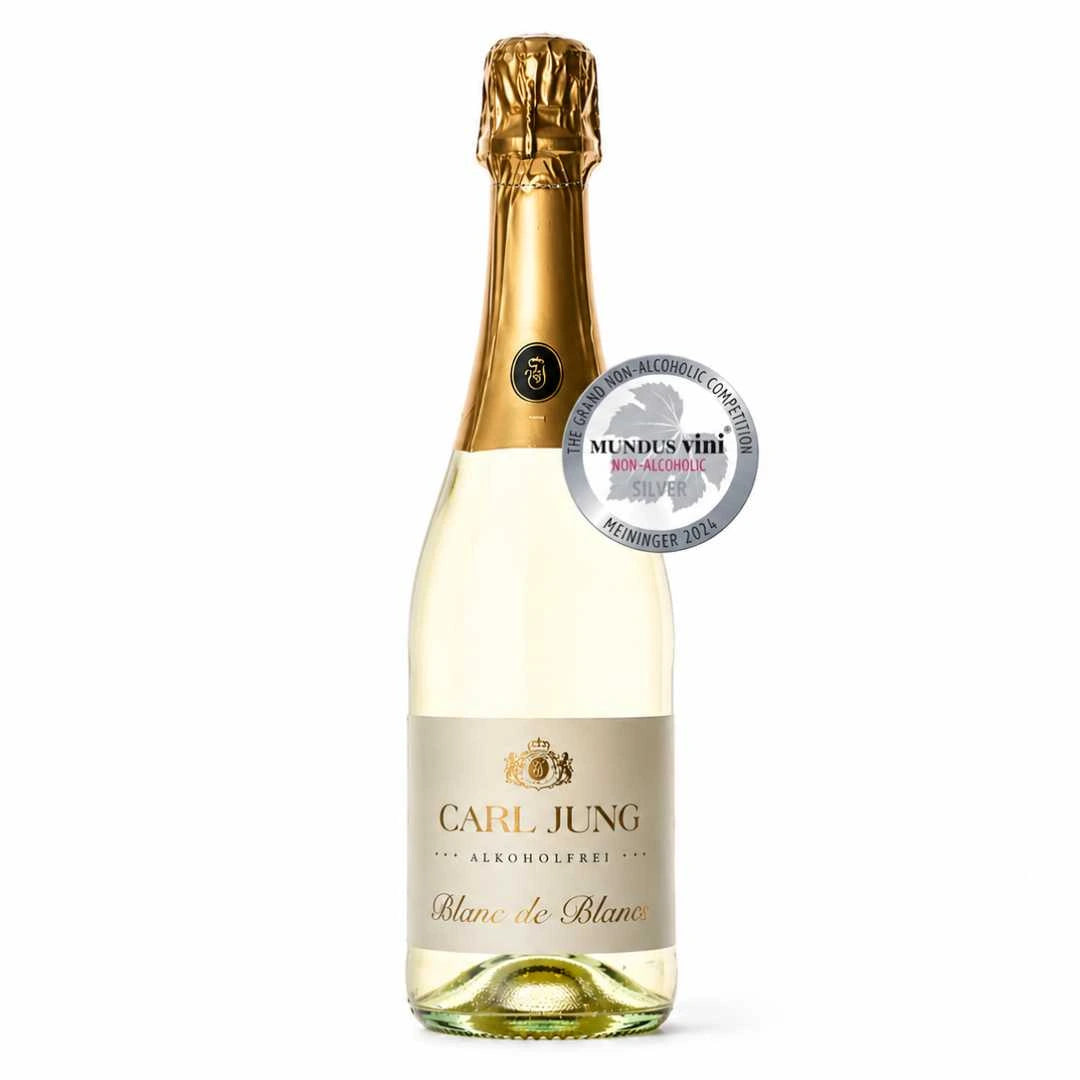 Carl Jung Blanc de Blancs alkoholfrei 0,0% - alkoholfreier Sekt Flasche auf weißem Hintergrund