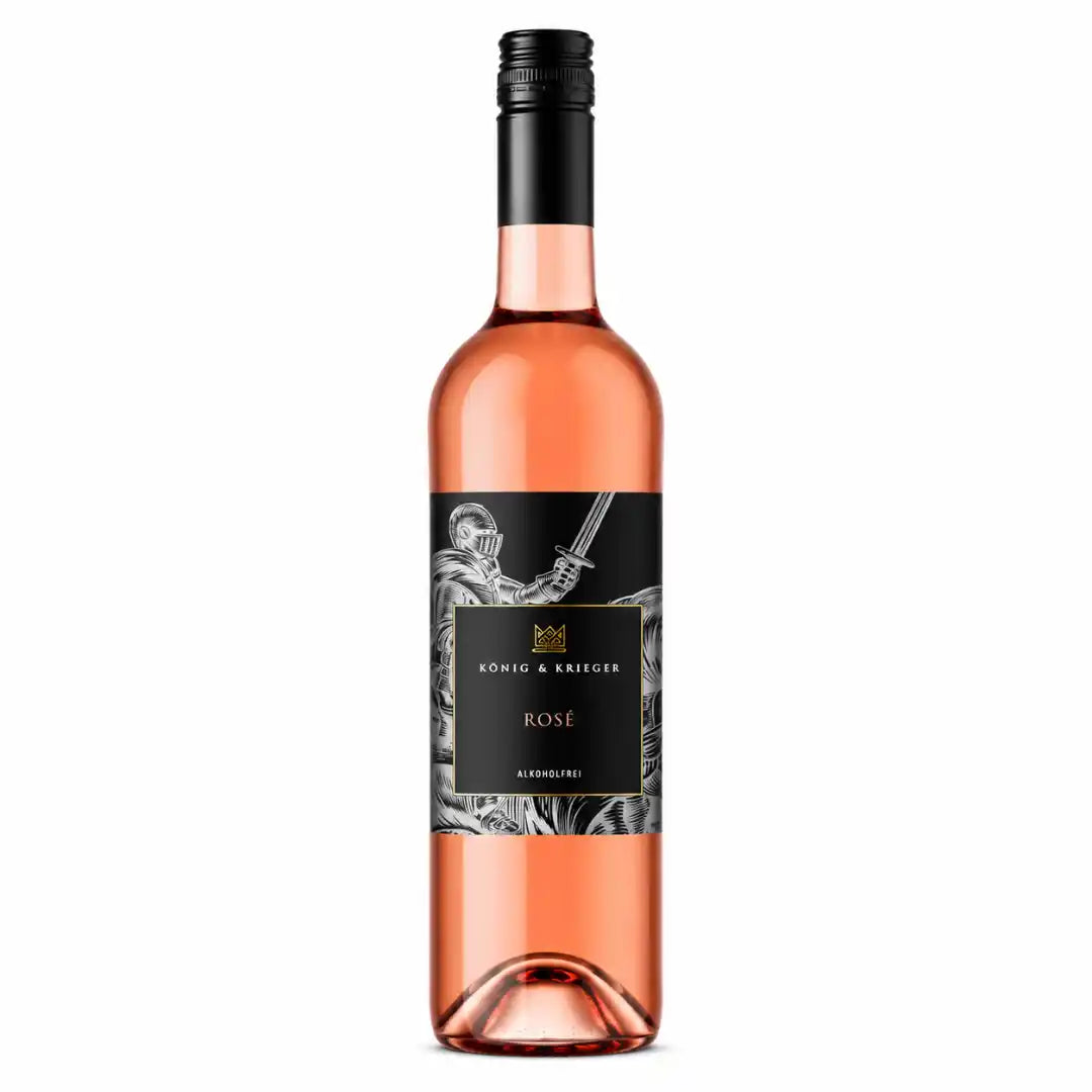Alkoholfreier Rosé in klassischer Flaschenform mit klarem, weißen Hintergrund
