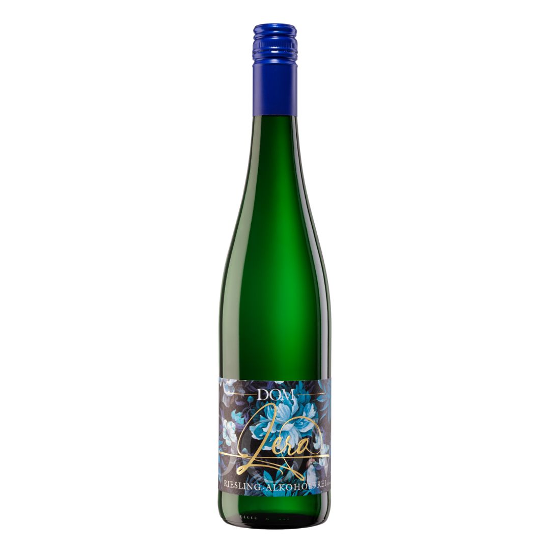 Flasche Dom Zero Riesling alkoholfrei von den Bischöflichen Weingütern Trier mit floralen Etikett und blauem Schraubverschluss
