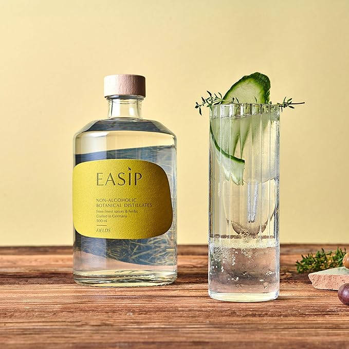 Alkoholfreies Mischgetränk mit EASIP Fields - Serviert als Cocktail