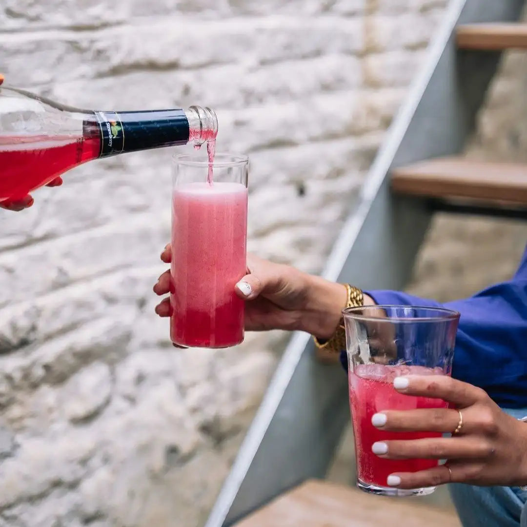 Alkoholfreier Cocktail Sparkling Mojito Strawberry von Night Orient ... Alkoholfreier Cocktail Sparkling Mojito Strawberry von Night Orient ...